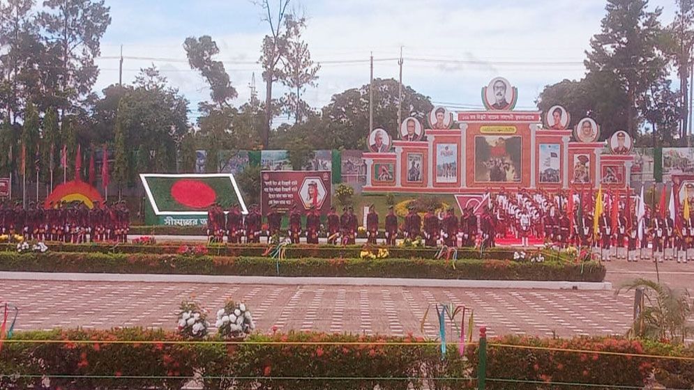 বিজিবির ১০১তম রিক্রুট ব্যাচের প্রশিক্ষণ সমাপনী কুচকাওয়াজ সম্পন্ন