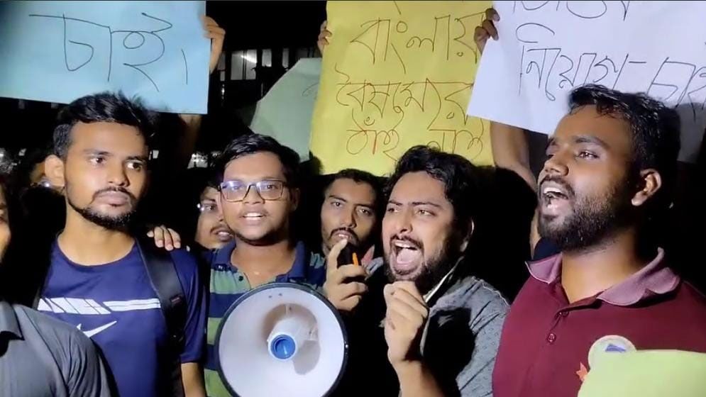 কোটা পুনর্বহালের প্রতিবাদে ফের আন্দোলনে ঢাবি শিক্ষার্থীরা