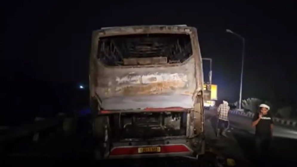 বাসে আগুন, ৯ পুণ্যার্থী নিহত