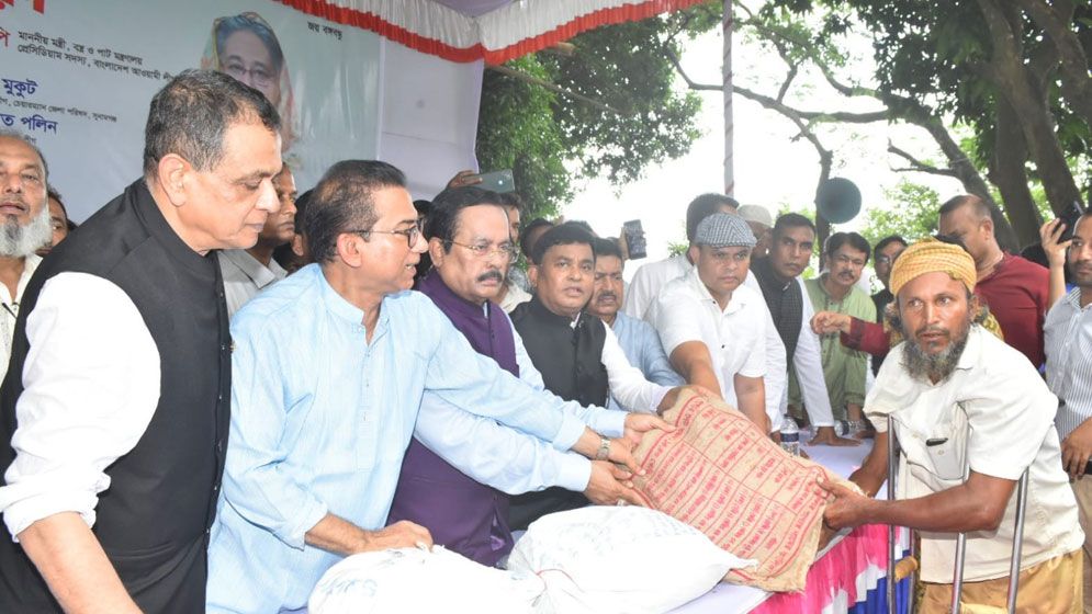 ‘বিএনপি নেতাদের কাজ নেই, তাই সরকারের উকুন বাছে’
