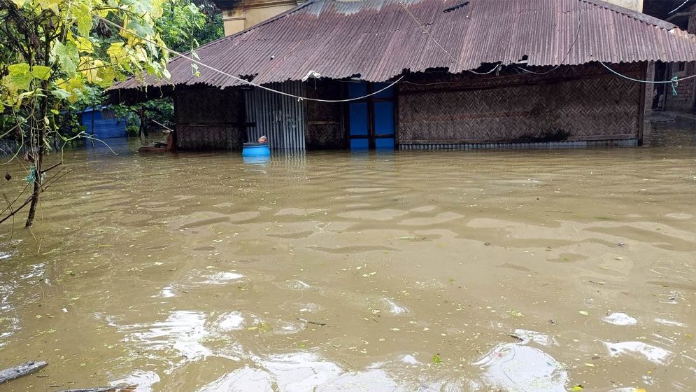 ভারী বর্ষণ ও পাহাড়ি ঢলে মিরসরাইয়ের নিম্নাঞ্চল প্লাবিত