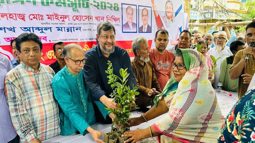শেখ হাসিনা গাছ লাগায় খালেদা-তারেক কাটে
