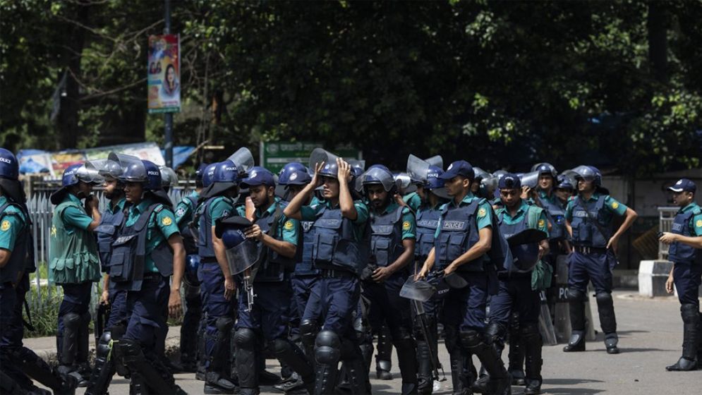 জুমার নামাজ ঘিরে বাড়তি সতর্কতা