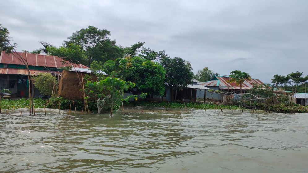 মধ্যনগরে দ্বিতীয় দফার বন্যা, ফের বেড়েছে পানি