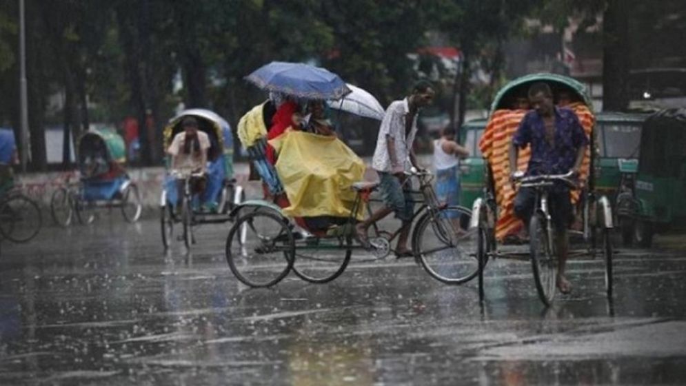 টানা ৩ দিন ভারী বৃষ্টি ও পাহাড়ধসের সতর্ক বার্তা