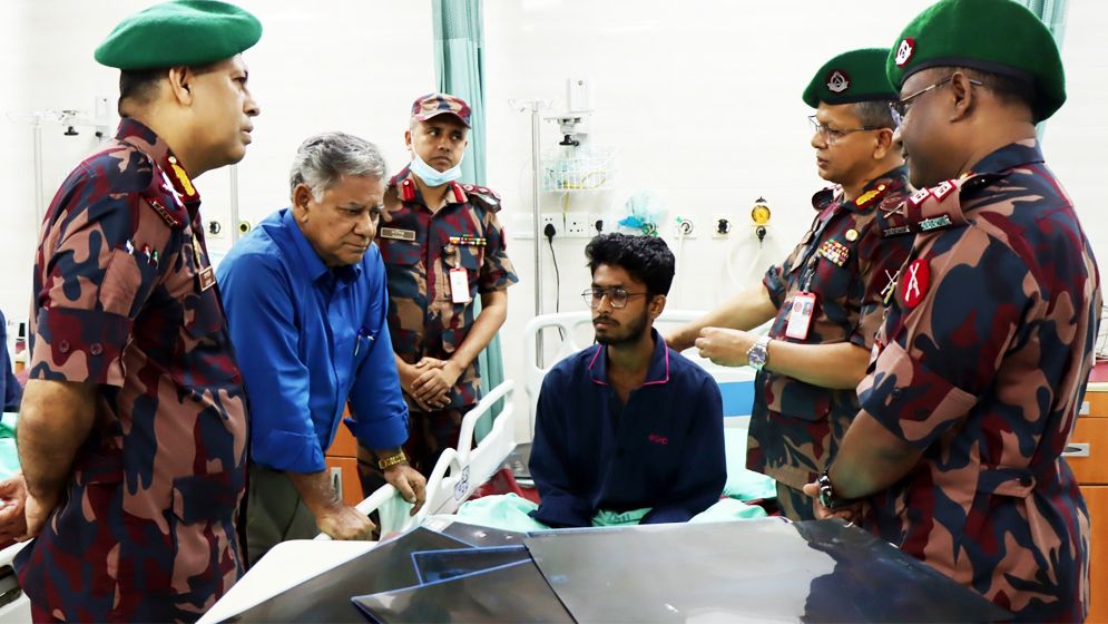 ১৫ আগস্ট সর্বোচ্চ সতর্ক থাকবে আইনশৃঙ্খলা বাহিনী: স্বরাষ্ট্র উপদেষ্টা