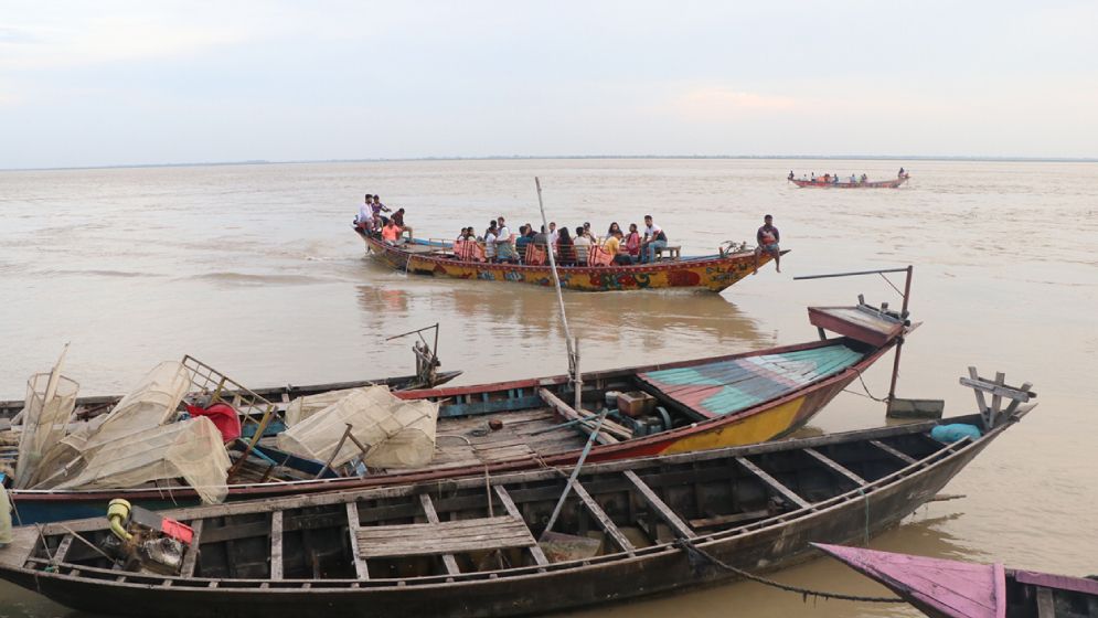 ফারাক্কা বাঁধের গেট খোলার পর রাজশাহীতে পদ্মার পানি ৪ সেন্টিমিটার বৃদ্ধি