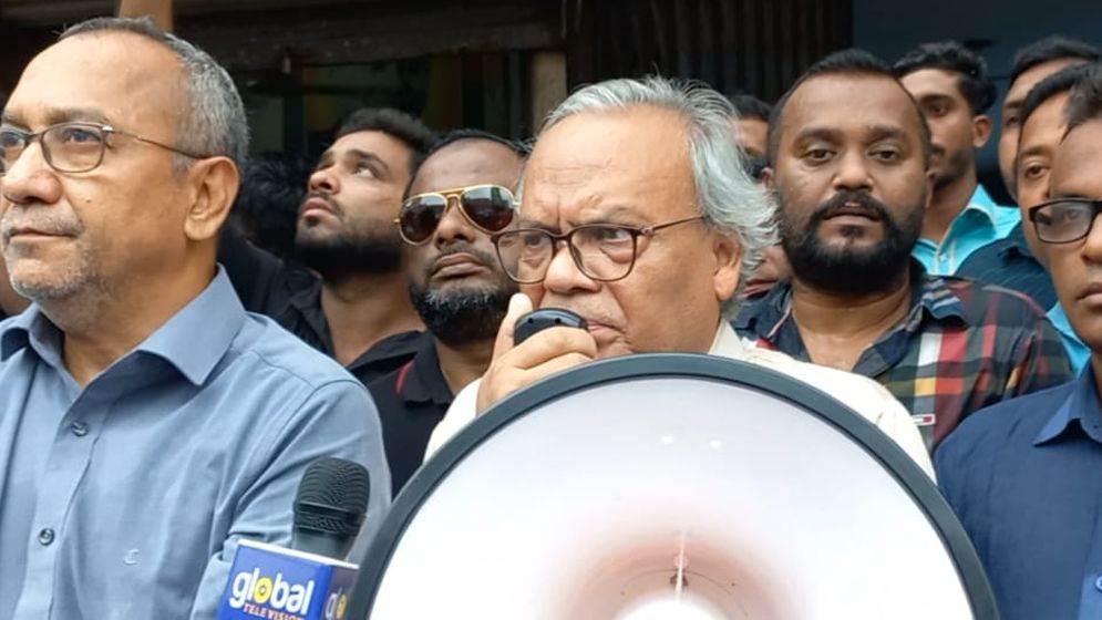 এখনো গভীর চক্রান্ত চলছে