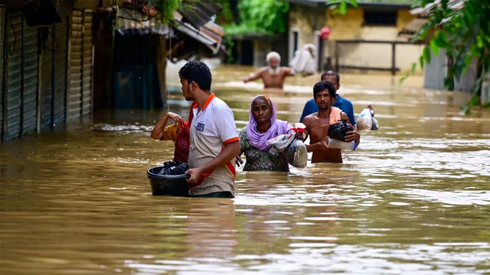 বন্যায় ১১ জেলায় পানিবন্দি ও মৃতের সংখ্যা জানাল ত্রাণ মন্ত্রণালয়