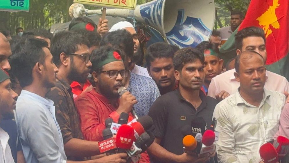 প্রধান উপদেষ্টাকে আলটিমেটাম দিলেন ৩৫ প্রত্যাশীরা