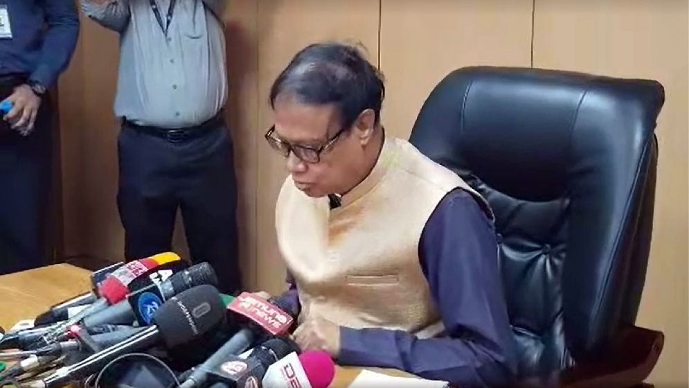 ব্যাংকের ৯৫ শতাংশ আমানতকারী সম্পূর্ণ নিরাপদ: গভর্নর