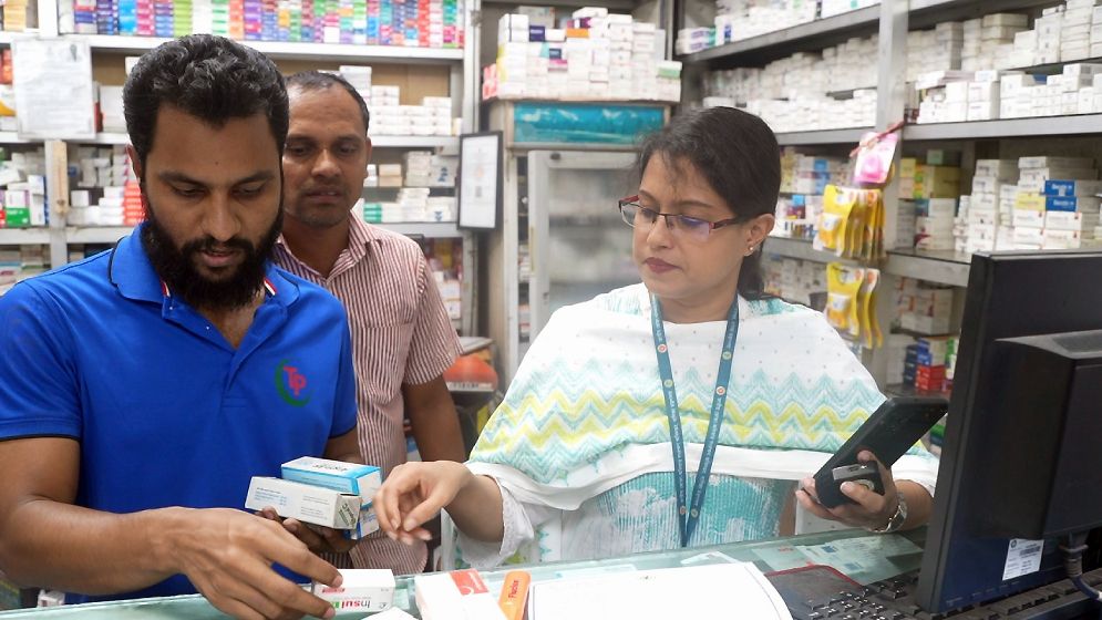 নকল ও ভেজাল পণ্যের বিরুদ্ধে অভিযান-জরিমানা
