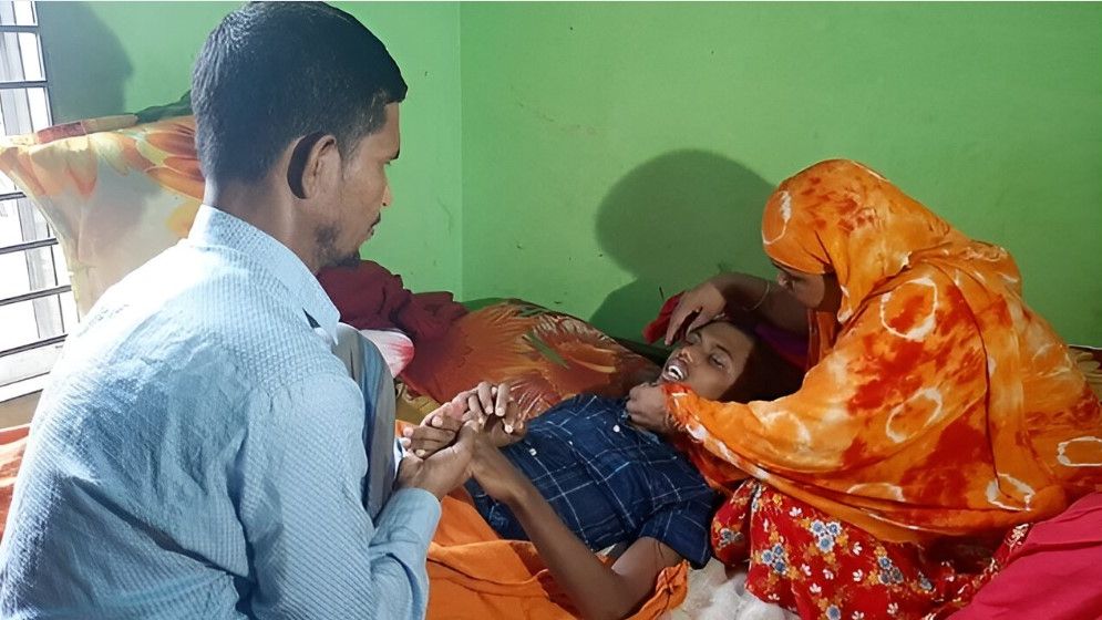 পোড়া লাশ দাফনের পর জানা গেল রিফাত বেঁচে আছেন, অতপর...