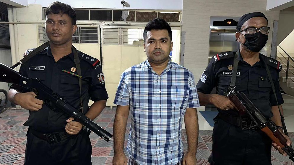 ছাত্র-জনতার ওপর গুলি করা ছাত্রলীগ নেতা গ্রেপ্তার