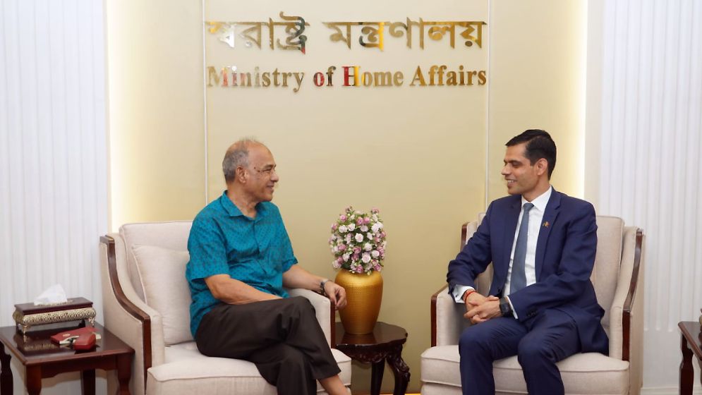 স্বরাষ্ট্র উপদেষ্টার সঙ্গে নেপালের রাষ্ট্রদূতের সৌজন্য সাক্ষাৎ, যে আলাপ হলো