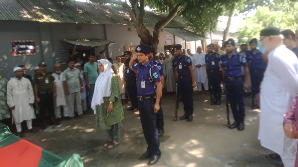 বাবা-ছেলের জানাজা হলো একসঙ্গে, দাফন পাশাপাশি