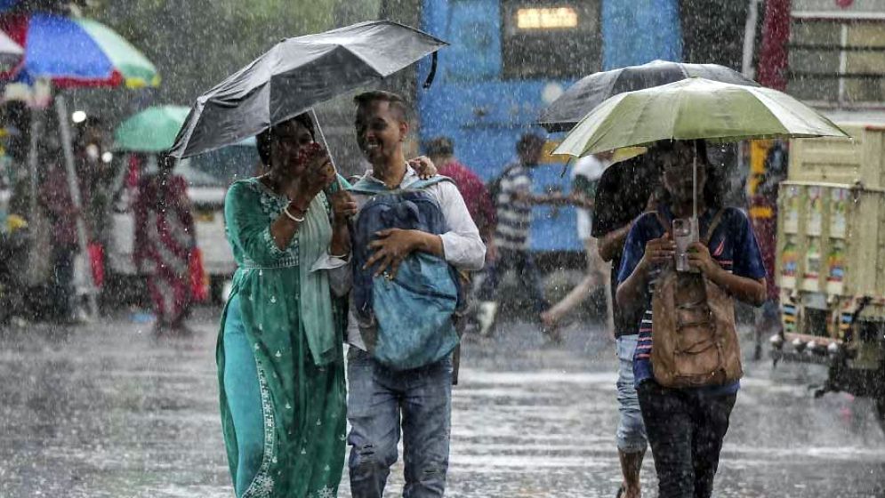 বঙ্গোপসাগরে লঘুচাপ, ৩ বিভাগে ভারী বৃষ্টির পূর্বাভাস