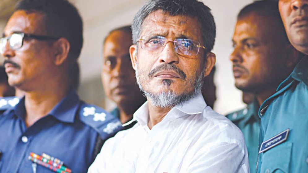 কেন বাবরকে নিয়ে আলোচনা থামছেই না