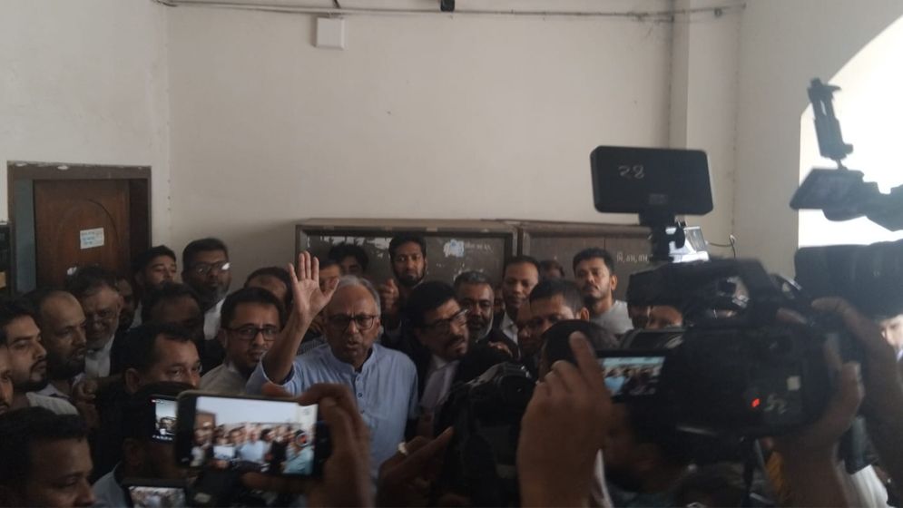 কারাগারে বর্ষীয়ান সাংবাদিক মাহমুদুর রহমান