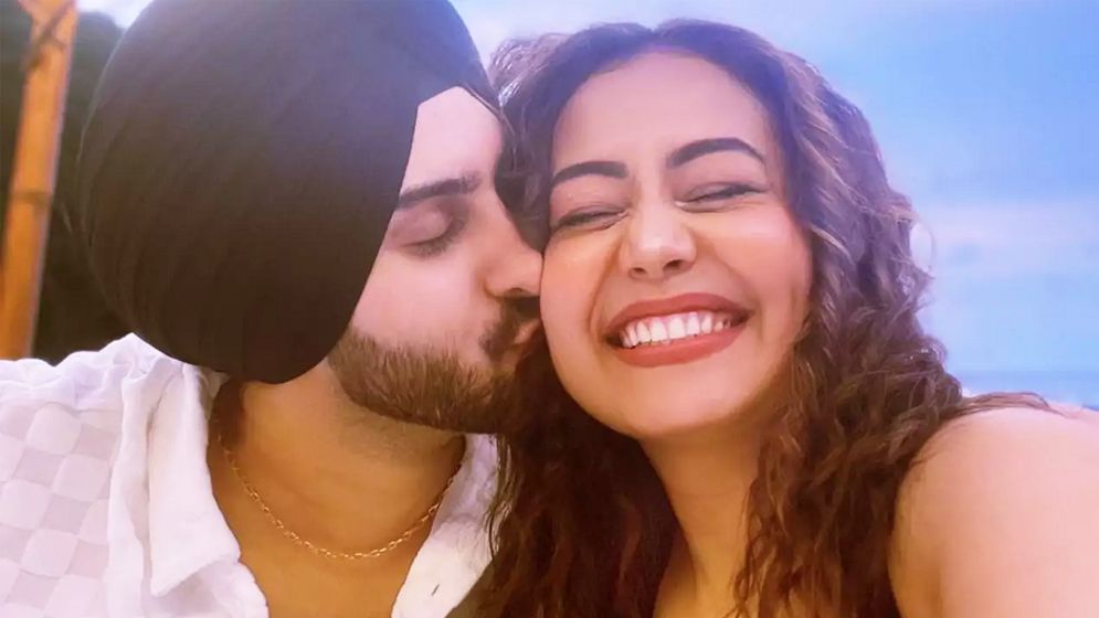 নেহার সঙ্গে বিচ্ছেদ গুঞ্জনে মুখ খুললেন রোহন