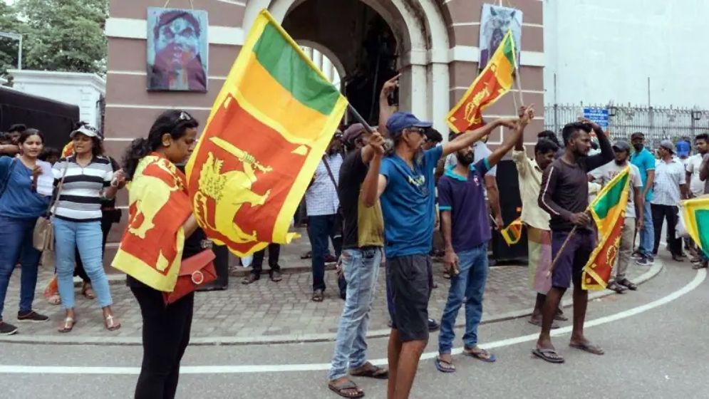 রাজাপাকসে পরিবারের নতুন কৌশল