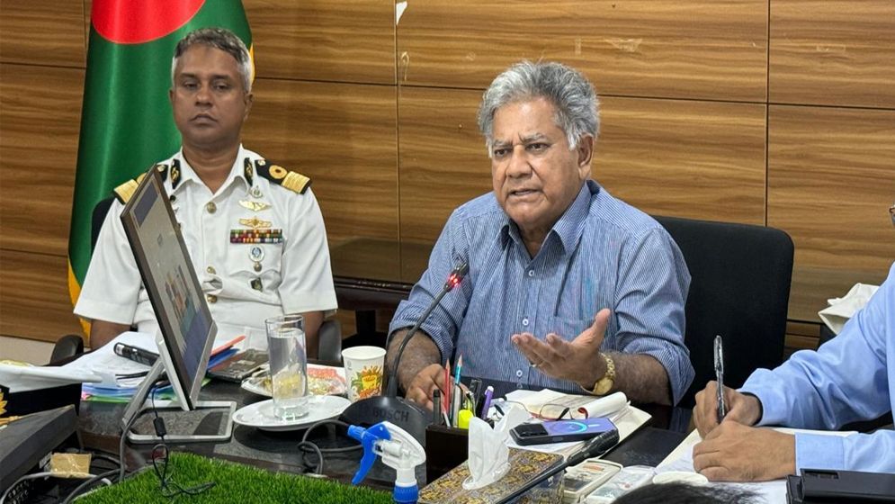 নৌ উপদেষ্টার বিআইডব্লিউটিএ’র প্রধান কার্যালয় পরিদর্শন