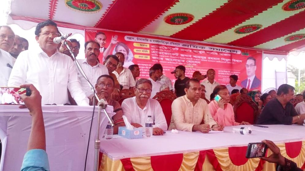বহিঃশক্তি শকুনের মতো শিল্প কলকারখানায় থাবা দেয়ার চেষ্টা চলছে
