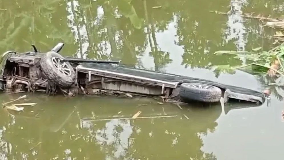 কুষ্টিয়ায় সড়ক দুর্ঘটনায় প্রাণ গেল ৪ ছাত্রীর