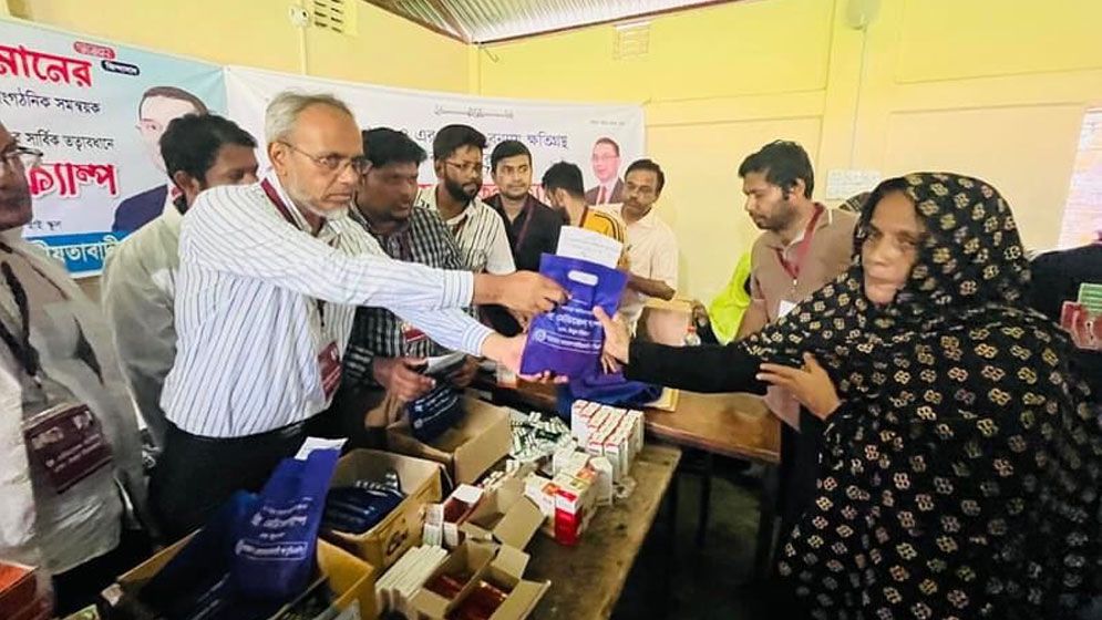 বন্যার্তদের জন্য বিনামূল্যে চিকিৎসা ক্যাম্প বিএনপির