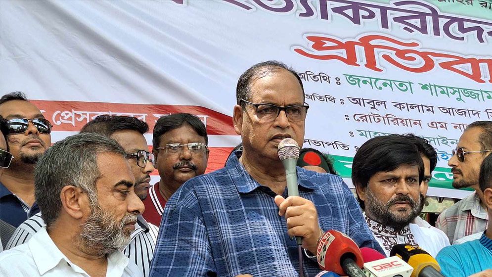 শেখ হাসিনাকে নিয়ে বিস্ফোরক মন্তব্য দুদুর