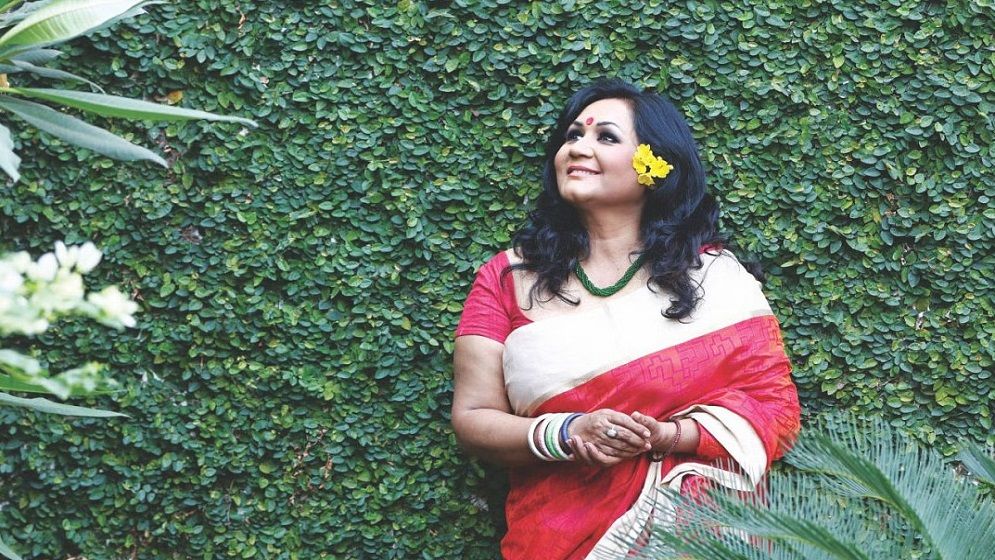 ফাহমিদা নবীর ‘ধরো যদি হাত’