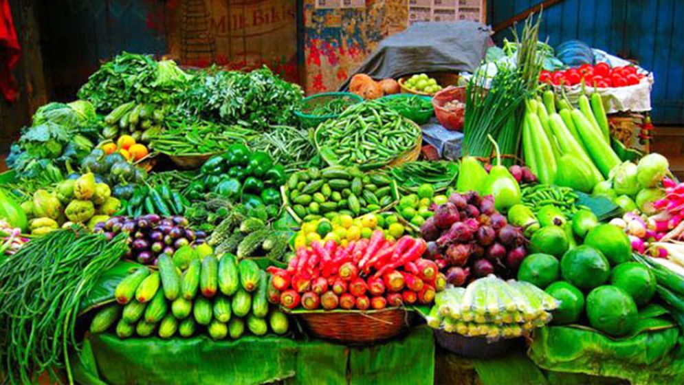 বাজারে পর্যাপ্ত সরবরাহ থাকলেও চড়া সবজির দাম
