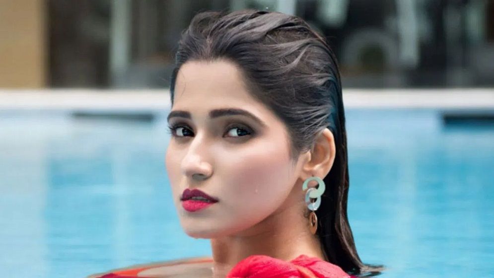 ডায়েটে ৩ বার অজ্ঞান হয়ে হাসপাতালে অভিনেত্রী