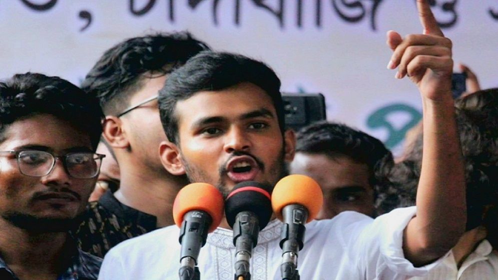 প্রধান উপদেষ্টাসহ দেশ ছাড়লেন বাকি উপদেষ্টারাও নিয়ে আসিফের স্ট্যাটাস, যা লিখলেন
