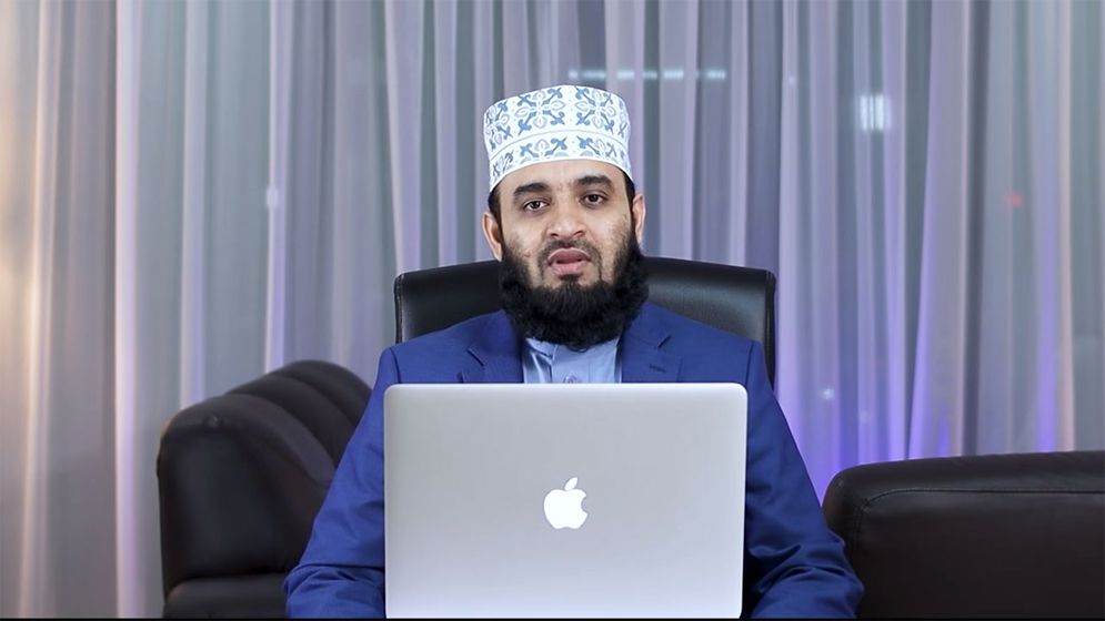 ইমিগ্রেশনে আটকে দেয়ার বিষয়ে মুখ খুললেন আজহারী