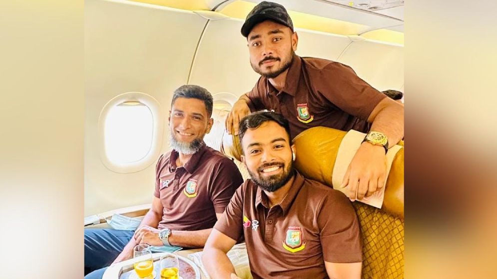 ভারতের উদ্দেশে ঢাকা ছাড়লেন হৃদয়-তামিমরা