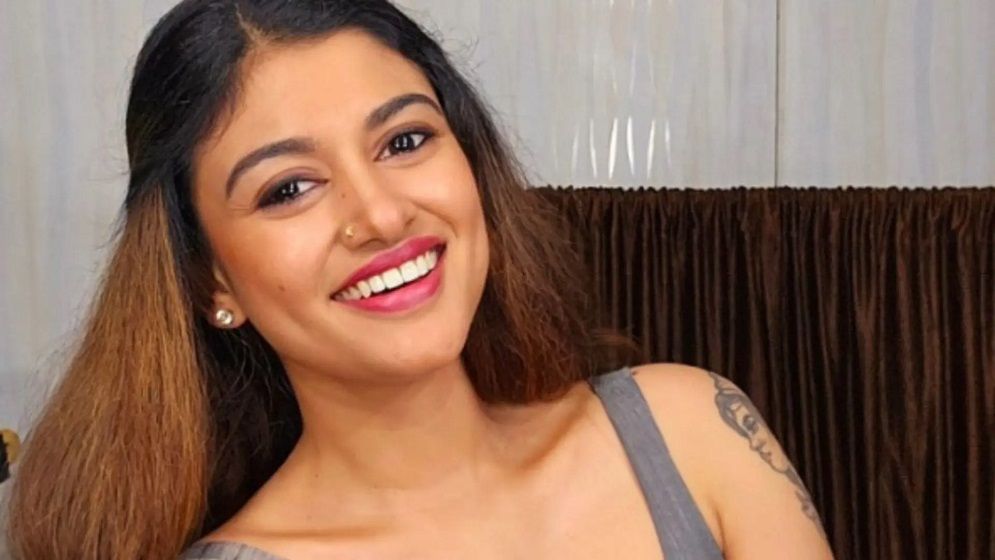 ঘনিষ্ঠ মুহূর্তের ভাইরাল ভিডিও কি অভিনেত্রী ওভিয়ার?