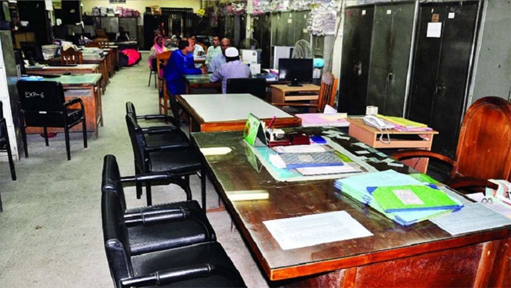 পূজার ছুটি বাড়ল একদিন