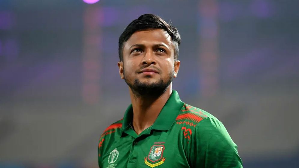 সাকিবের দেশে আসার ব্যাপারে যা জানালেন ক্রীড়া উপদেষ্টা