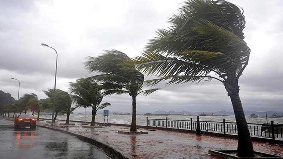 শুক্রবার সকালে যেসব জেলায় ঝড়ের আভাস