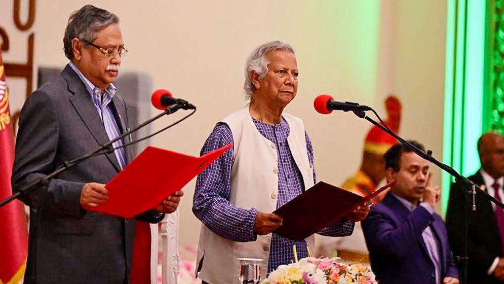 এবার কি ‘রাষ্ট্রপতি অপসারণের পথে’ হাঁটবে অন্তর্বর্তী সরকার?