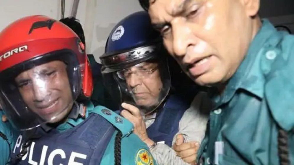ঢালাও মামলা নিয়ে বিতর্ক তুঙ্গে, অন্তর্বর্তী সরকারের পদক্ষেপ কী?