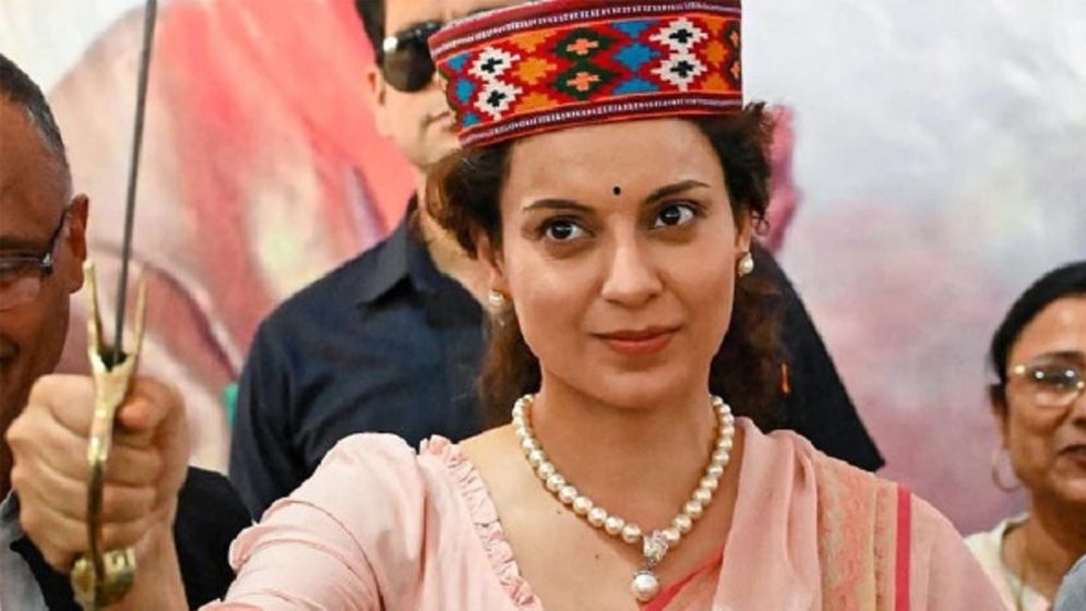 মহাত্মা গান্ধীকে নিয়ে ‘আপত্তিকর’ মন্তব্যে কঙ্গনাকে আইনি নোটিশ