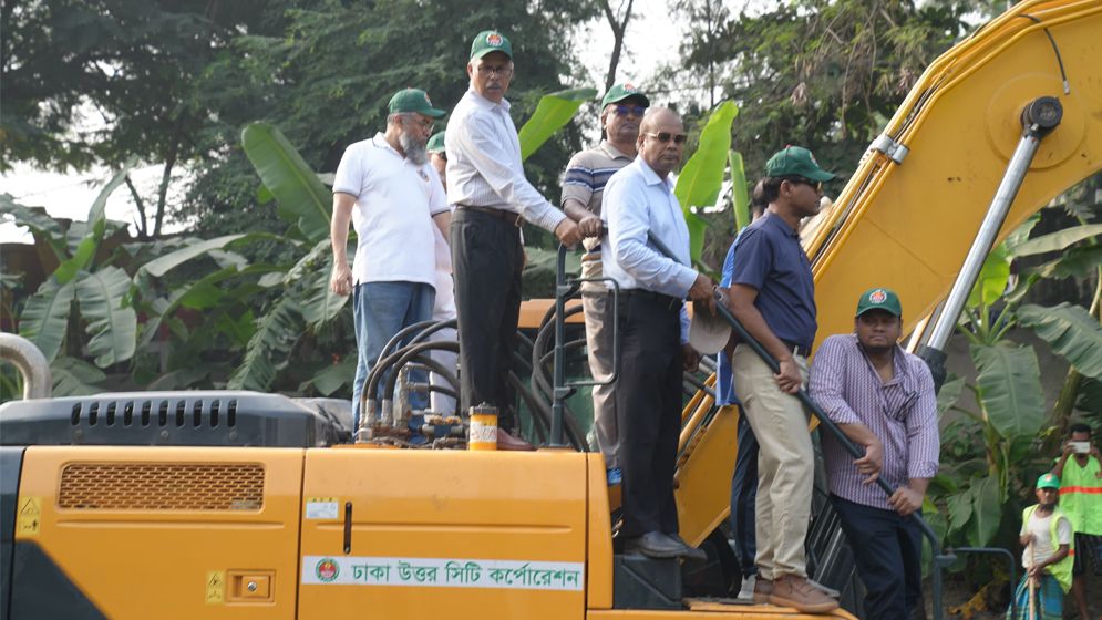 খালে ময়লা না ফেলার আহ্বান ডিএনসিসির প্রশাসকের