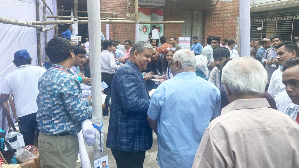 জমে উঠেছে ঢাকা রিপোর্টার্স ইউনিটির ভোটগ্রহণ