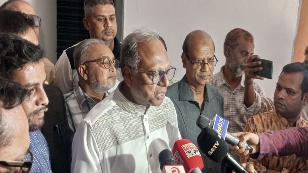 দেশ পরিচালনা নীতির কারণে জনগণের ভোগান্তি বাড়ছে: মাহমুদুর রহমান