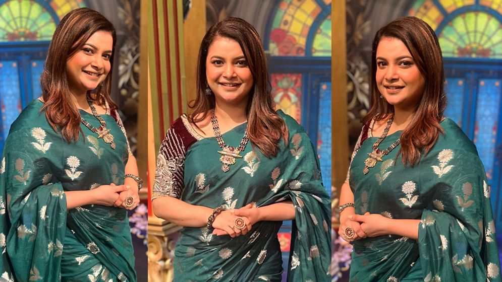 শাড়িতে নজর কাড়লেন শবনম ফারিয়া
