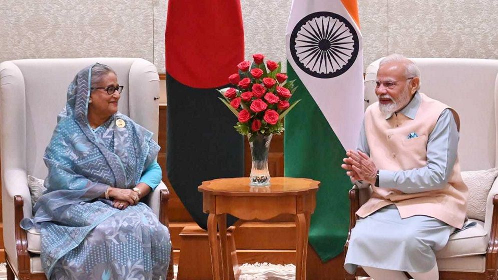 শেখ হাসিনাকে গ্রেপ্তারে ইন্টারপোলের রেড নোটিশে কী করবে ভারত?