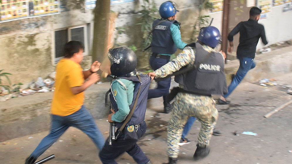 সন্নাসীর জামিন ঘিরে তুলকালাম