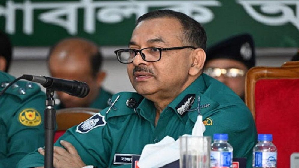 পুলিশের ভাবমূর্তি অনন্য উচ্চতায় নিয়ে যেতে হবে: ডিএমপি কমিশনার
